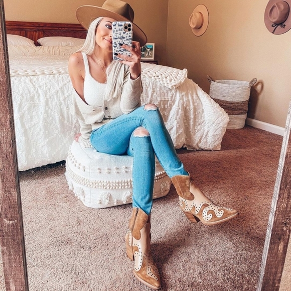 Matisse Shoes - New! Matisse Could Be Tan Boot